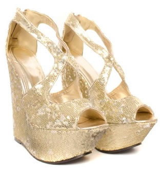 zapatos de fiesta con plataformas dorados