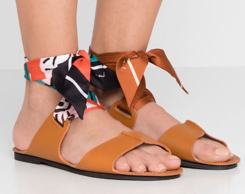 Sandalias-con-banda-de-colores-Max-Mara