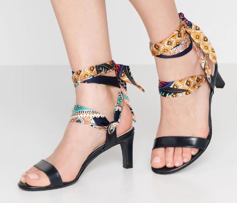 Sandalias-con-banda-de-colores-Peter-Kaiser